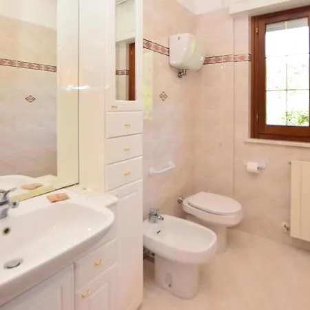 Gorgeous In Passignano Sul Trasime Пассиньяно-суль-Тразимено