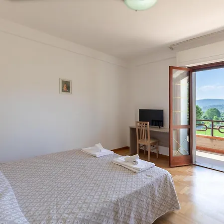 Дом отдыха Gorgeous In Passignano Sul Trasime *