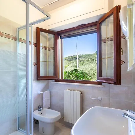 Gorgeous In Passignano Sul Trasime