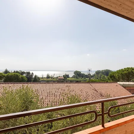 Awesome In Passignano Sul Trasime With Wifi * 特拉西梅诺湖畔帕西尼亚诺