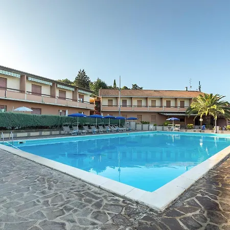 Awesome In Passignano Sul Trasime With Wifi 特拉西梅诺湖畔帕西尼亚诺